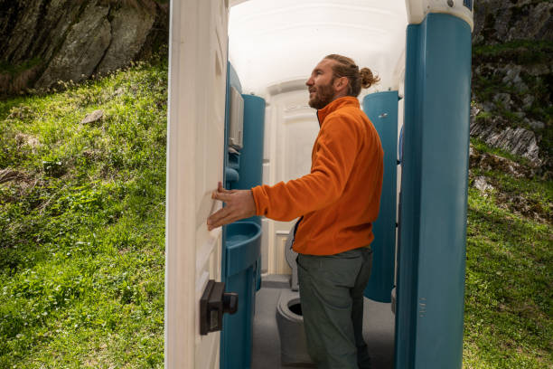 Best Portable bathroom rental  in St Ann, MO